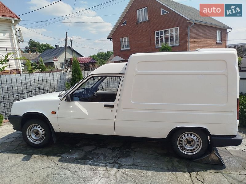 Грузовой фургон Renault Rapid 1992 в Ровно