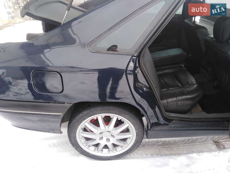 Ліфтбек Renault Safrane 1999 в Івано-Франківську