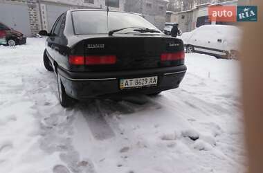 Ліфтбек Renault Safrane 1999 в Івано-Франківську