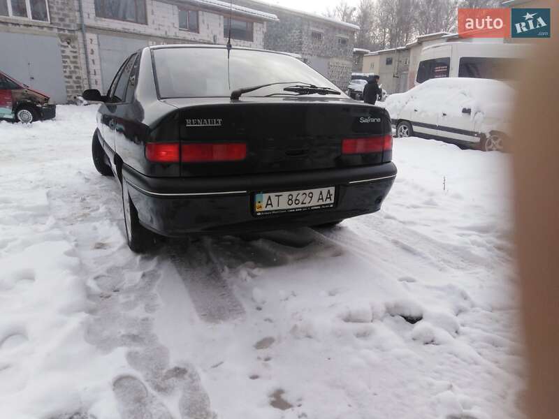 Ліфтбек Renault Safrane 1999 в Івано-Франківську