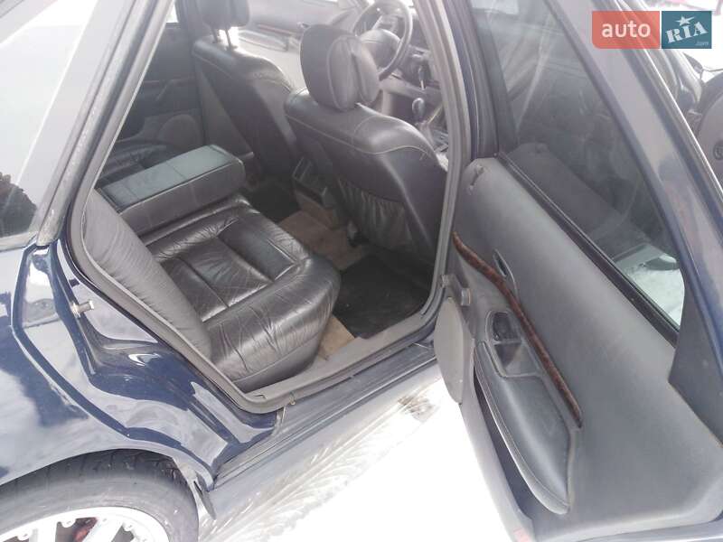 Ліфтбек Renault Safrane 1999 в Івано-Франківську