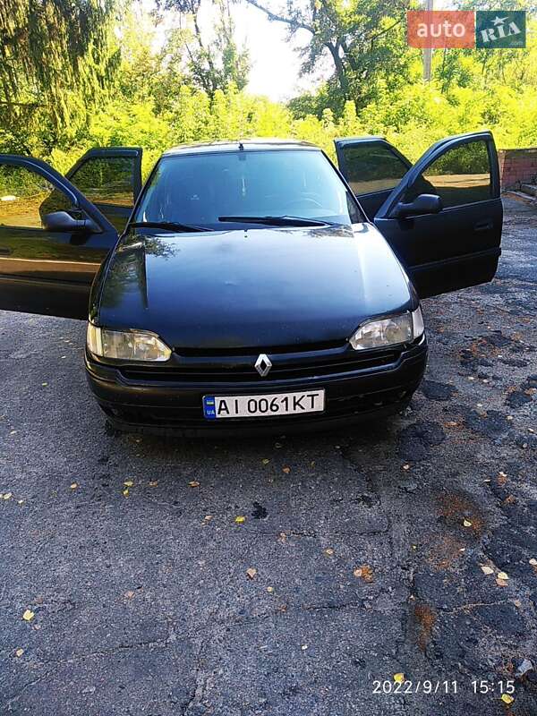 Renault Safrane 1994