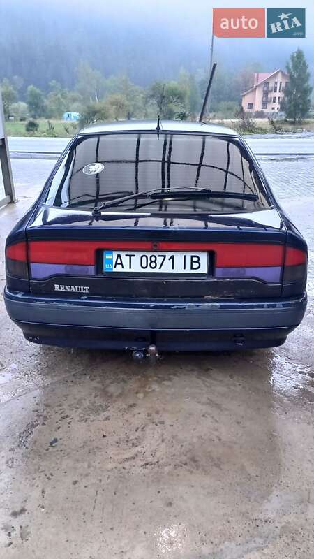 Ліфтбек Renault Safrane 1995 в Яремчі