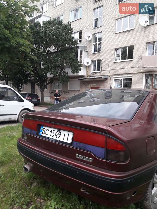 Лифтбек Renault Safrane 1997 в Львове