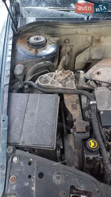 Ліфтбек Renault Safrane 1995 в Яремчі