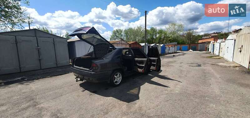 Лифтбек Renault Safrane 1992 в Виннице