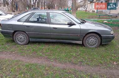 Ліфтбек Renault Safrane 1993 в 