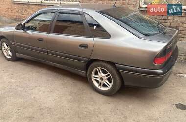 Лифтбек Renault Safrane 1996 в 