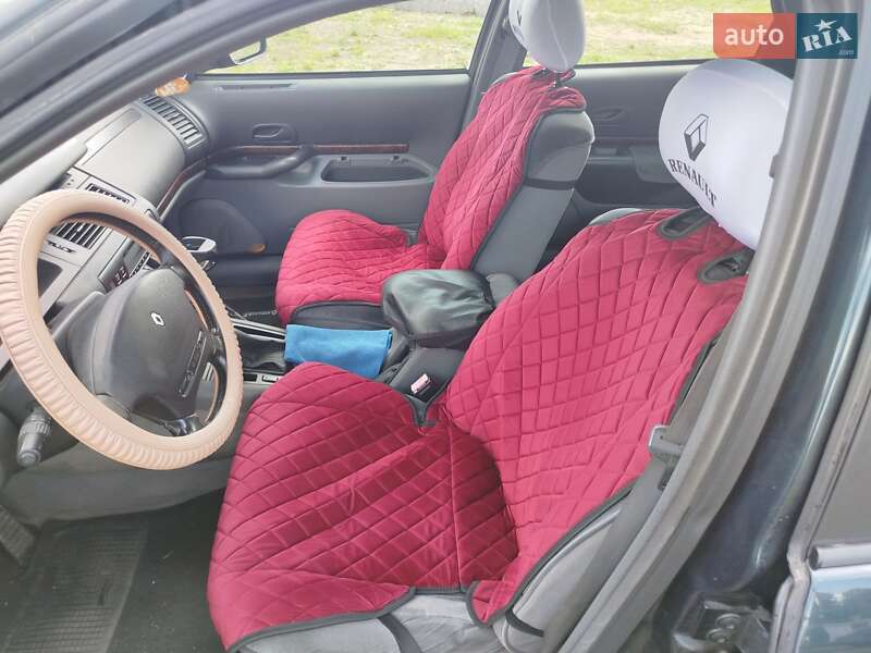 Лифтбек Renault Safrane 1998 в Прилуках