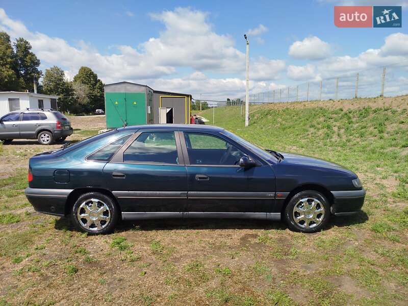 Лифтбек Renault Safrane 1998 в Прилуках