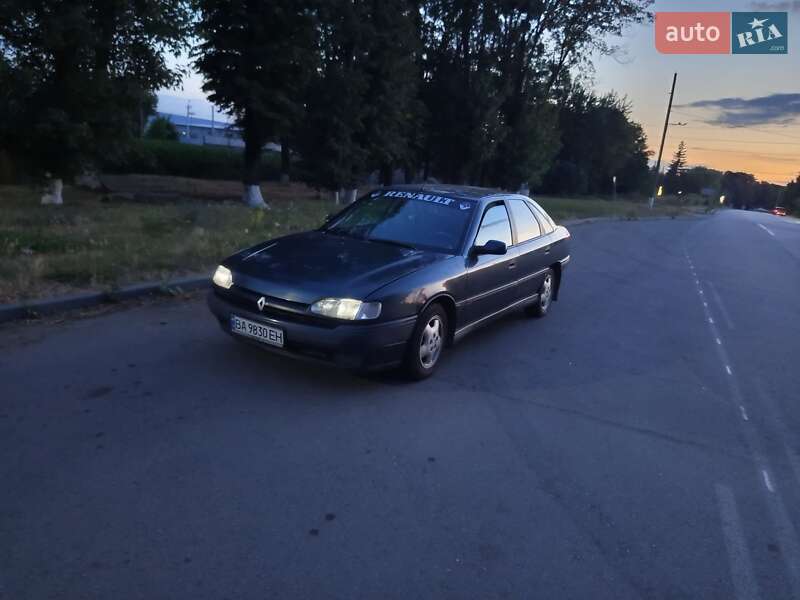 Renault Safrane 1992