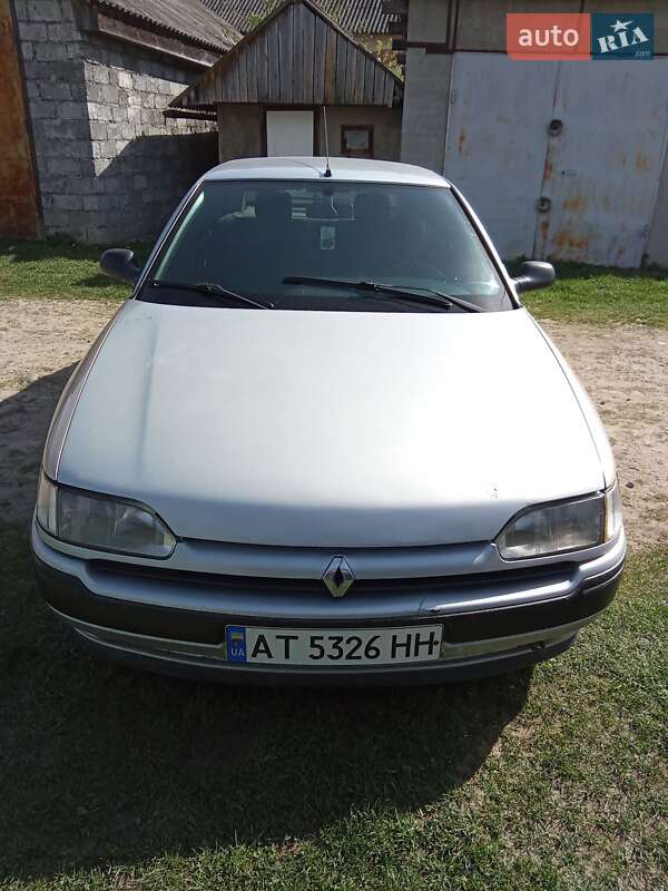 Renault Safrane 1994