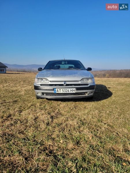 Renault Safrane 1994