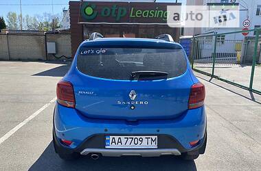 Хэтчбек Renault Sandero StepWay 2018 в Киеве