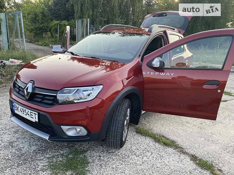 Хетчбек Renault Sandero StepWay 2020 в Вараші