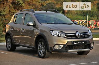 Хэтчбек Renault Sandero StepWay 2019 в 