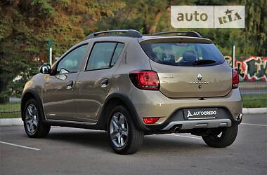 Хэтчбек Renault Sandero StepWay 2019 в 