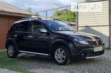 Внедорожник / Кроссовер Renault Sandero StepWay 2012 в Сваляве