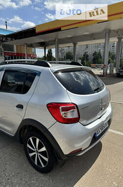 Внедорожник / Кроссовер Renault Sandero StepWay 2015 в Харькове