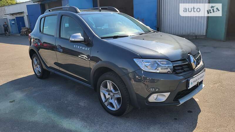 Тест-драйв Renault Logan Stepway и Sandero Stepway. Как кроссоверы, только дешевле?