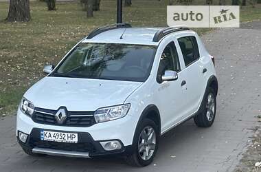 Хэтчбек Renault Sandero StepWay 2017 в Киеве