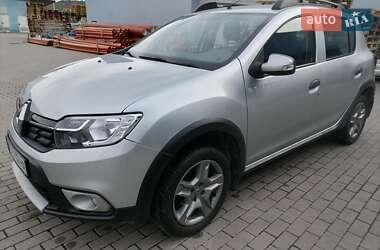 Хэтчбек Renault Sandero StepWay 2020 в 