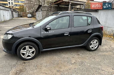 Внедорожник / Кроссовер Renault Sandero StepWay 2013 в Киеве