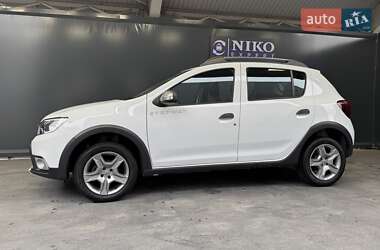 Хетчбек Renault Sandero StepWay 2019 в 