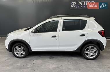 Хетчбек Renault Sandero StepWay 2019 в 