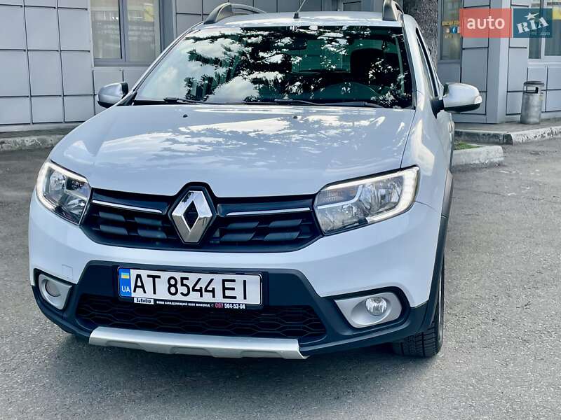 Хэтчбек Renault Sandero StepWay 2017 в Киеве