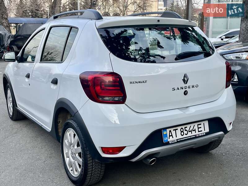 Хэтчбек Renault Sandero StepWay 2017 в Киеве
