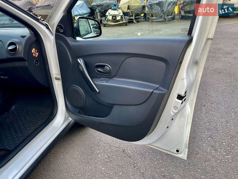Хэтчбек Renault Sandero StepWay 2017 в Киеве
