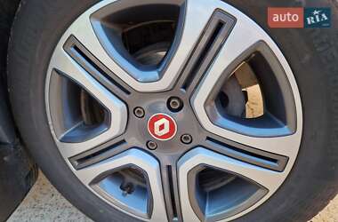 Хэтчбек Renault Sandero StepWay 2019 в 