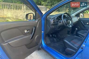 Хэтчбек Renault Sandero StepWay 2019 в 