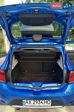 Хэтчбек Renault Sandero StepWay 2019 в 