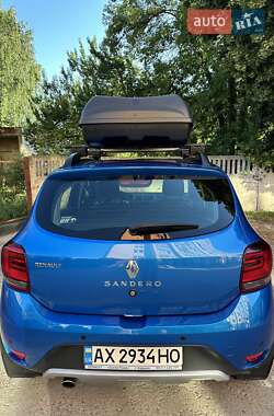 Хэтчбек Renault Sandero StepWay 2019 в 