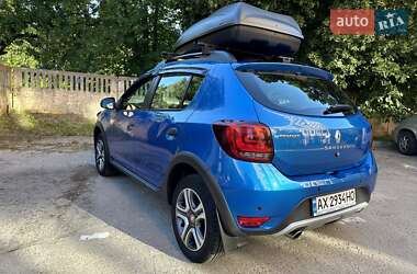 Хэтчбек Renault Sandero StepWay 2019 в 