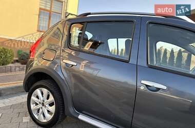 Внедорожник / Кроссовер Renault Sandero StepWay 2010 в 