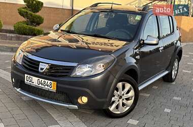 Внедорожник / Кроссовер Renault Sandero StepWay 2010 в 