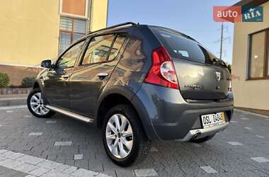 Внедорожник / Кроссовер Renault Sandero StepWay 2010 в 