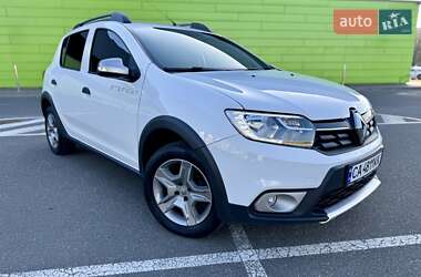 Хэтчбек Renault Sandero StepWay 2021 в 