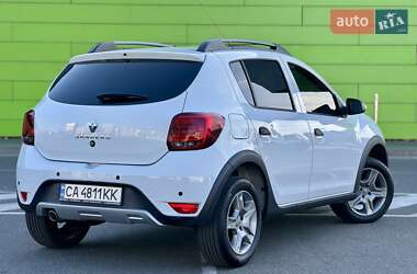 Хэтчбек Renault Sandero StepWay 2021 в 