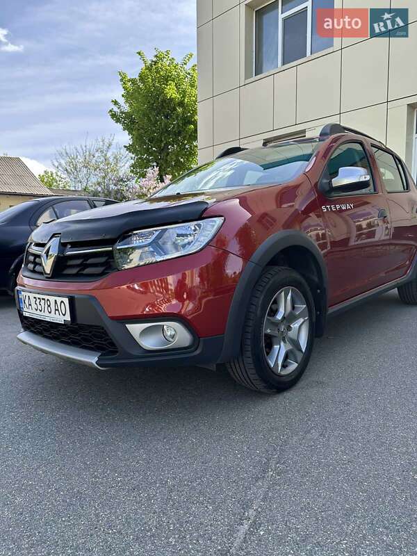Хэтчбек Renault Sandero StepWay 2020 в 