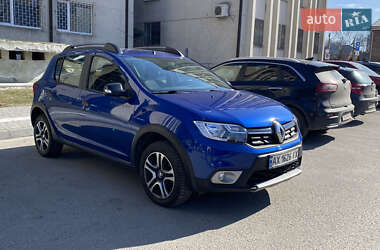 Хэтчбек Renault Sandero StepWay 2020 в 