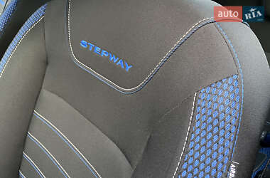 Хэтчбек Renault Sandero StepWay 2020 в 