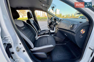 Хетчбек Renault Sandero StepWay 2021 в 