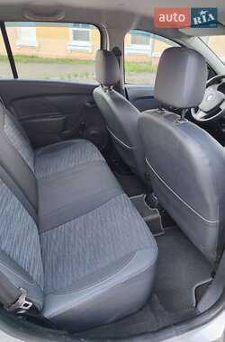 Позашляховик / Кросовер Renault Sandero StepWay 2013 в 