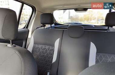 Позашляховик / Кросовер Renault Sandero StepWay 2013 в 