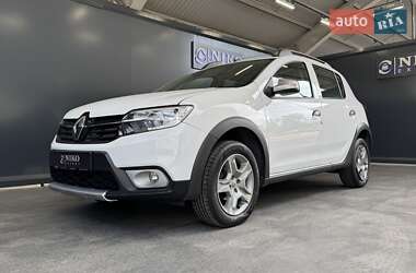 Хэтчбек Renault Sandero StepWay 2019 в 
