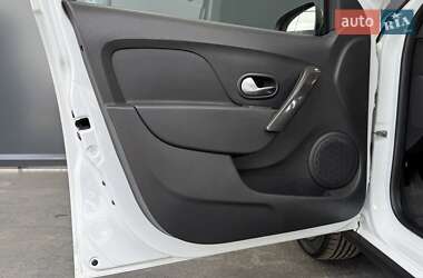 Хэтчбек Renault Sandero StepWay 2019 в 